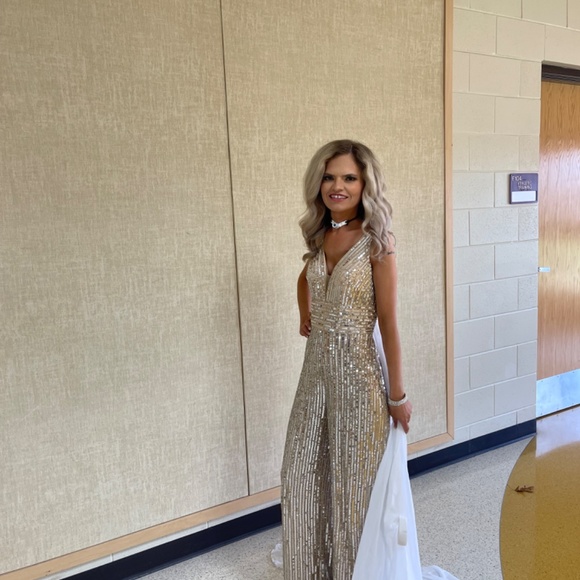 Pageant dress - Picture 2 of 6